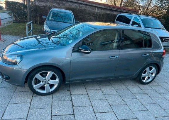 VW Golf 162.000 km 3.850 &euro; München 80937