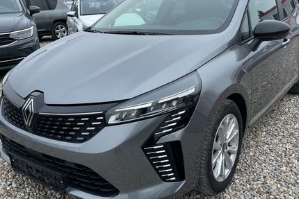 Renault Clio 23.009 km 17.550 € München 81829