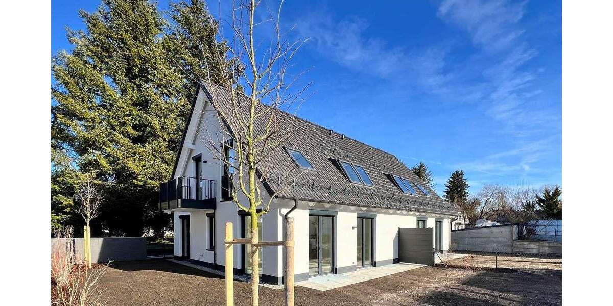 Familiengerechte Doppelhaushälfte mit Souterrain-Bereich, Speicher und großem Garten 5 zimmer