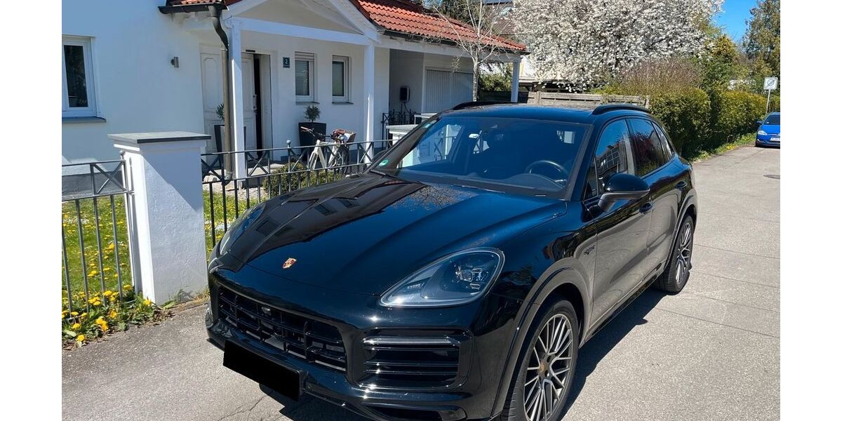 Porsche Cayenne 48.800 km 73.900 &euro; Germering bei München 82110