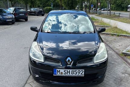 Renault Clio 110.700 km 2.300 &euro; München 81737
