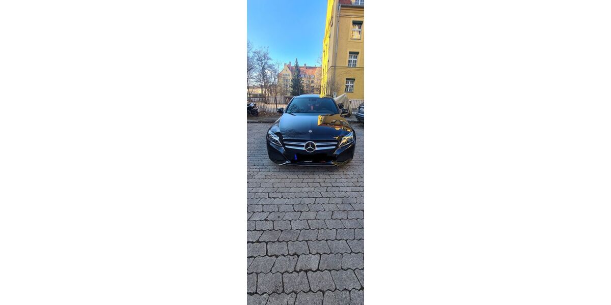 Mercedes-Benz C 250 86.916 km 25.500 &euro; München 81477