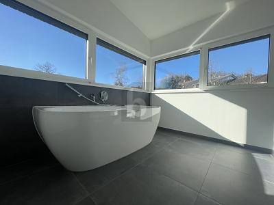 MODERN, MEHRERE TERRASSEN UND BLICK INS GRÜNE - Doppelhaushälfte Starnberg | Angebot:26838268