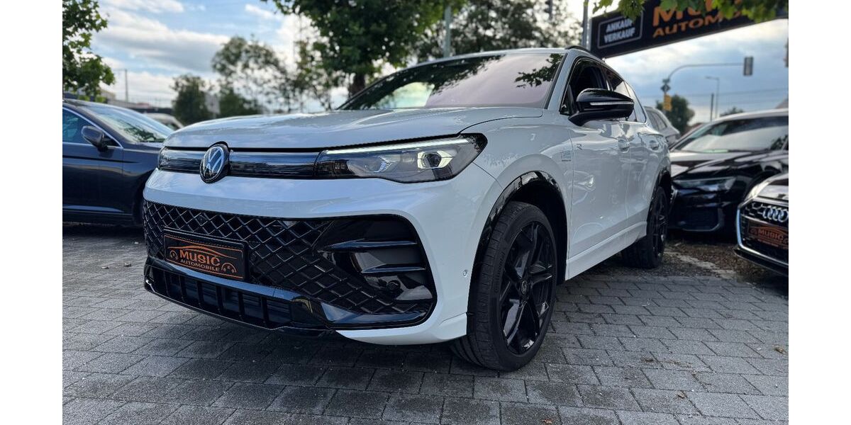 VW Tiguan 18.000 km 54.450 &euro; München 81243