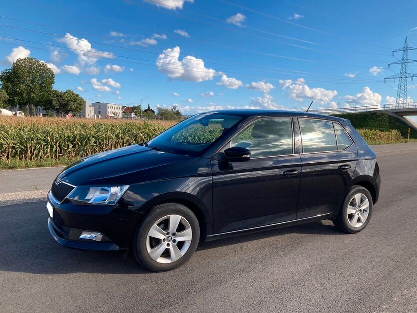 Skoda Fabia 97.500 km 9.000 € München 81369