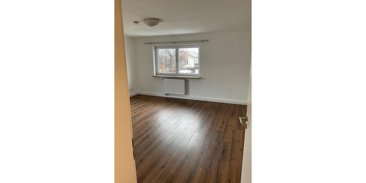 Etagenwohnung Holzkirchen - 2.5 Zimmer, 90 m&sup2;, 1.400&euro; | Angebot:25218962