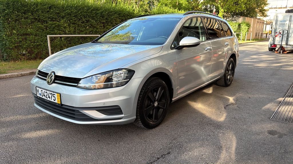 VW Golf 212.000 km 8.700 &euro; München 81549