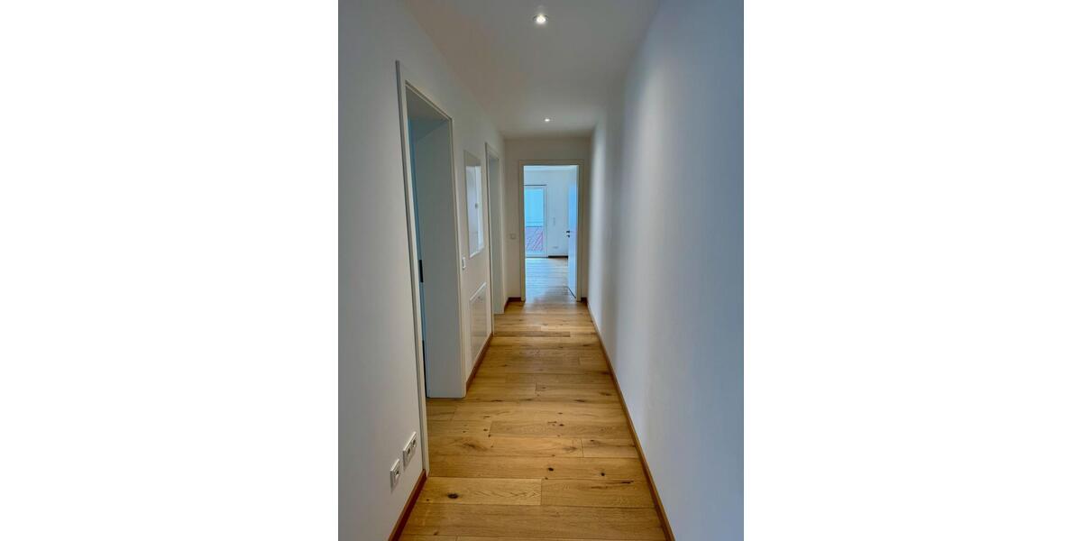 NEUBAU: NÄHE ALTSTADT DACHAU MIT EXKLUSIVER AUSSTATTUNG UND EBK 3 zimmer