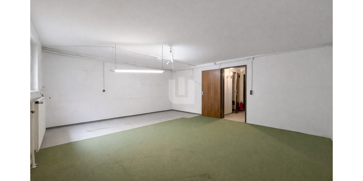 WINDISCH IMMOBILIEN - Renovierungsbedürftiges REH ideal für Familien in verkehrsberuhigter Straße - Reihenendhaus Olching | Angebot:25362370