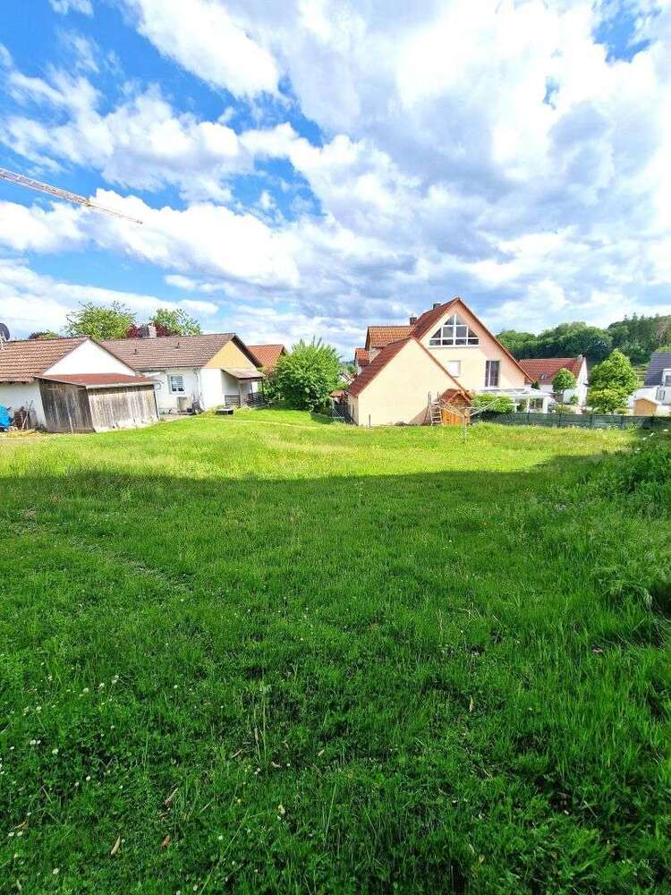 Grundstück zu verkaufen in Erdweg 400.000 € 370 m²