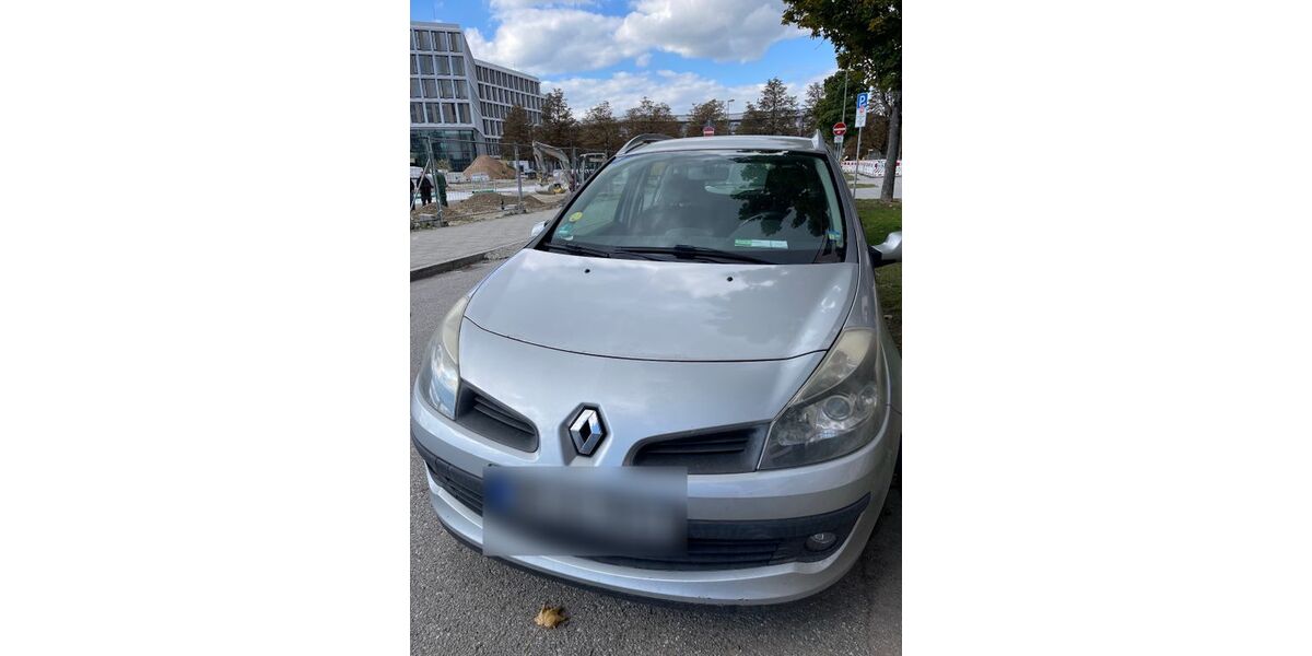 Renault Clio 193.000 km 2.299 &euro; München 80637