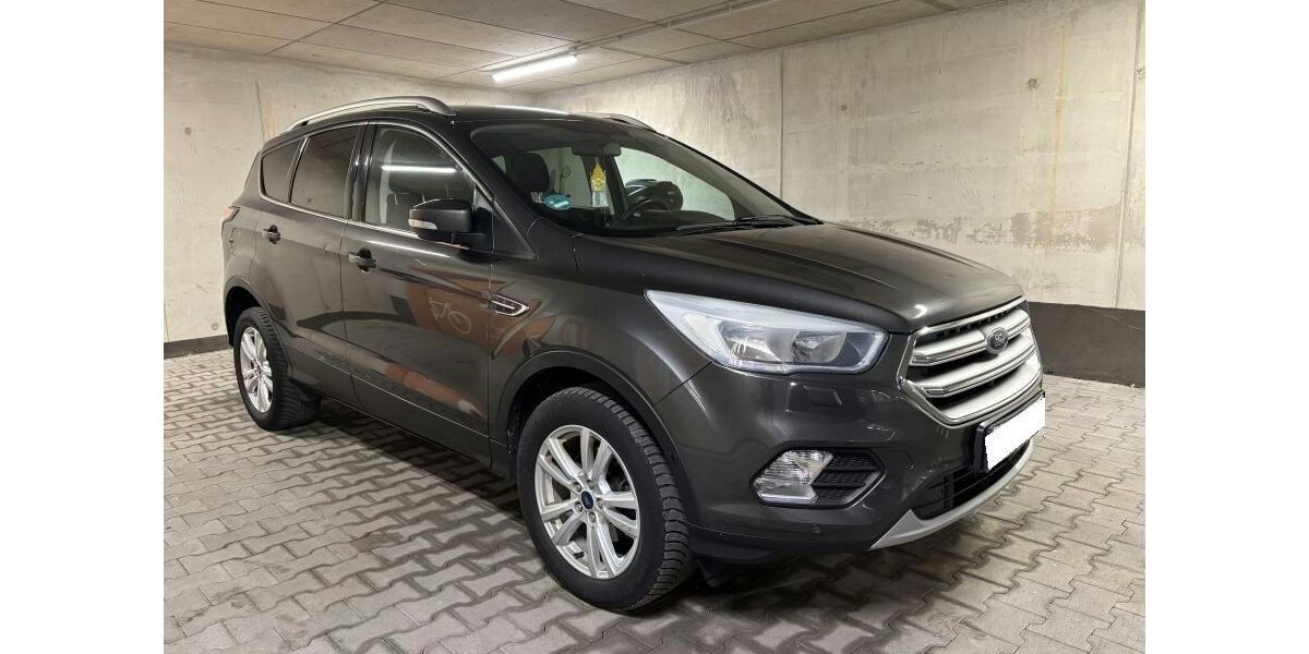 Ford Kuga 152.888 km 8.500 &euro; München 81248