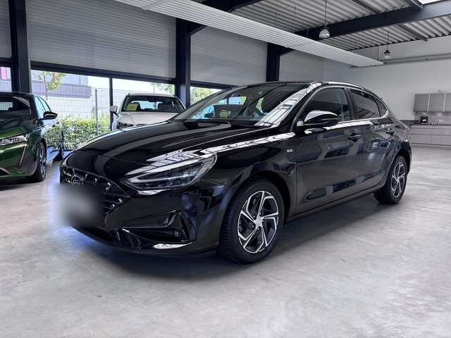 i30