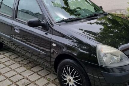 Renault Clio 146.000 km 1.950 € München 80809
