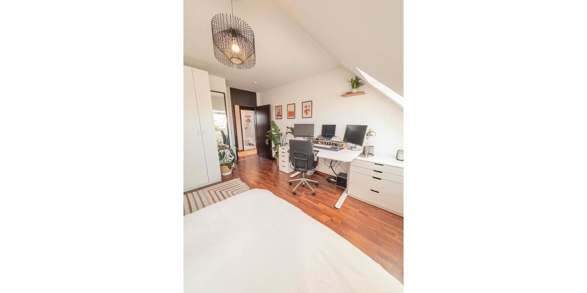 Dachgeschoßwohnung München Sendling-Westpark - 3 Zimmer, 95 m&sup2;, 2.400&euro; | Angebot:26425695