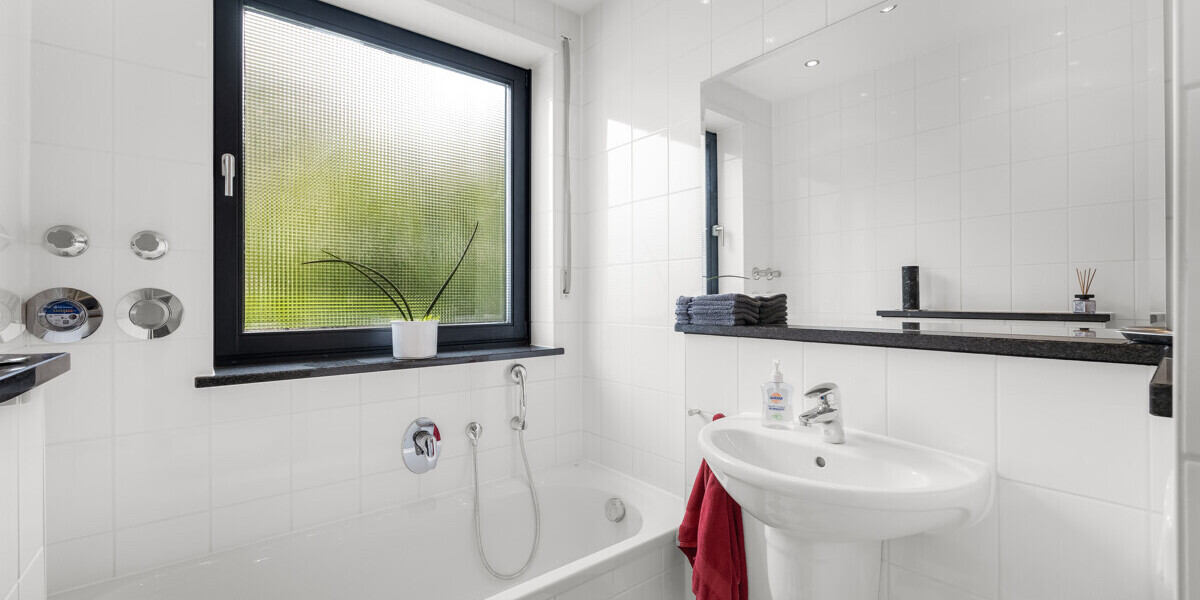 ***Ein Haus für Generationen – großzügiges Anwesen auf ca. 851 m²*** - Mehrfamilienhaus, Wohnhaus Otterfing | Angebot:27016904