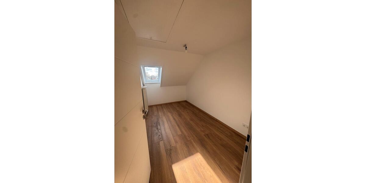 Reihenhaus Neufahrn bei Freising Mintraching-Grüneck - 7 Zimmer, 140 m&sup2;, 2.750&euro; | Angebot:26066116