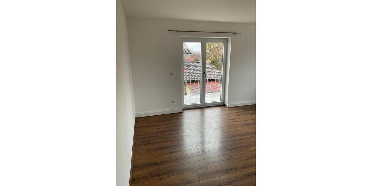 Etagenwohnung Holzkirchen - 2.5 Zimmer, 90 m&sup2;, 1.400&euro; | Angebot:25218962
