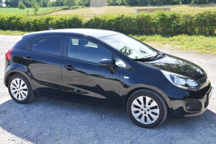 Kia Rio 233.500 km 2.999 &euro; München 81369
