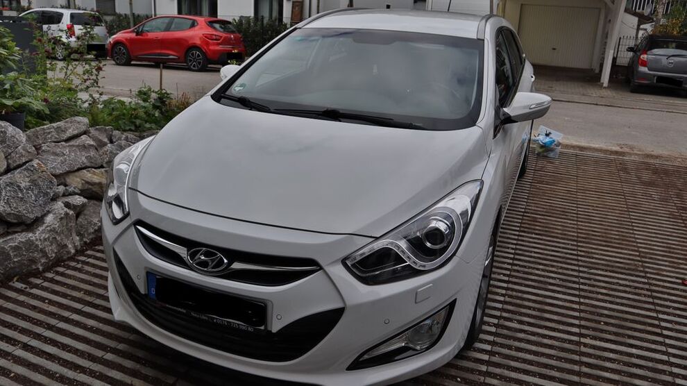 Hyundai i40 143.200 km 8.199 € München 81739