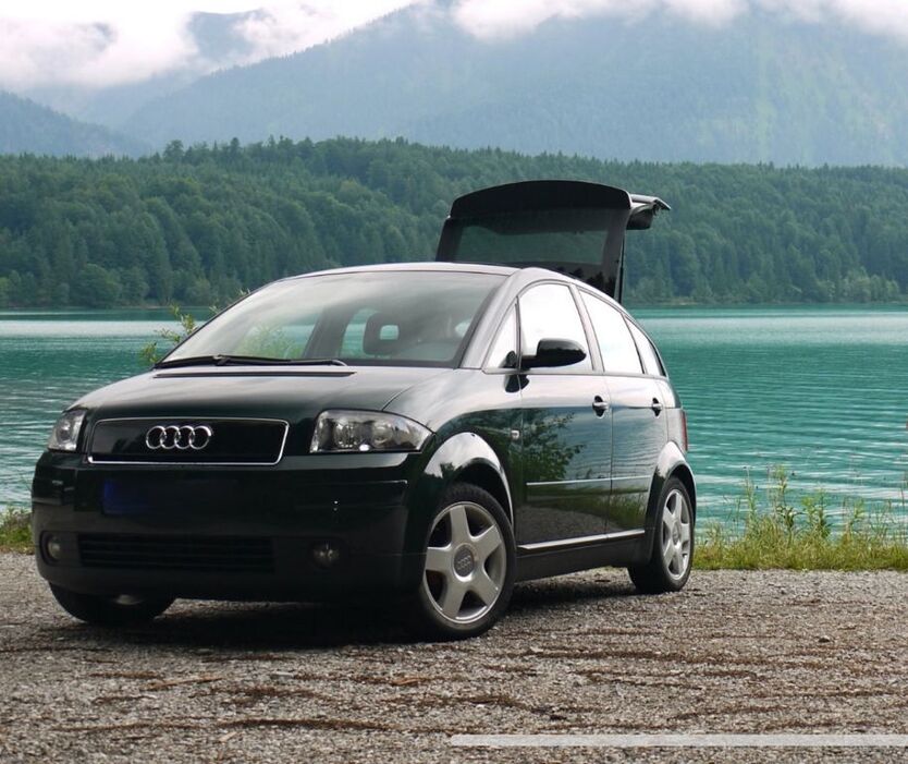 Audi A2 120.000 km 15.000 € München 81249