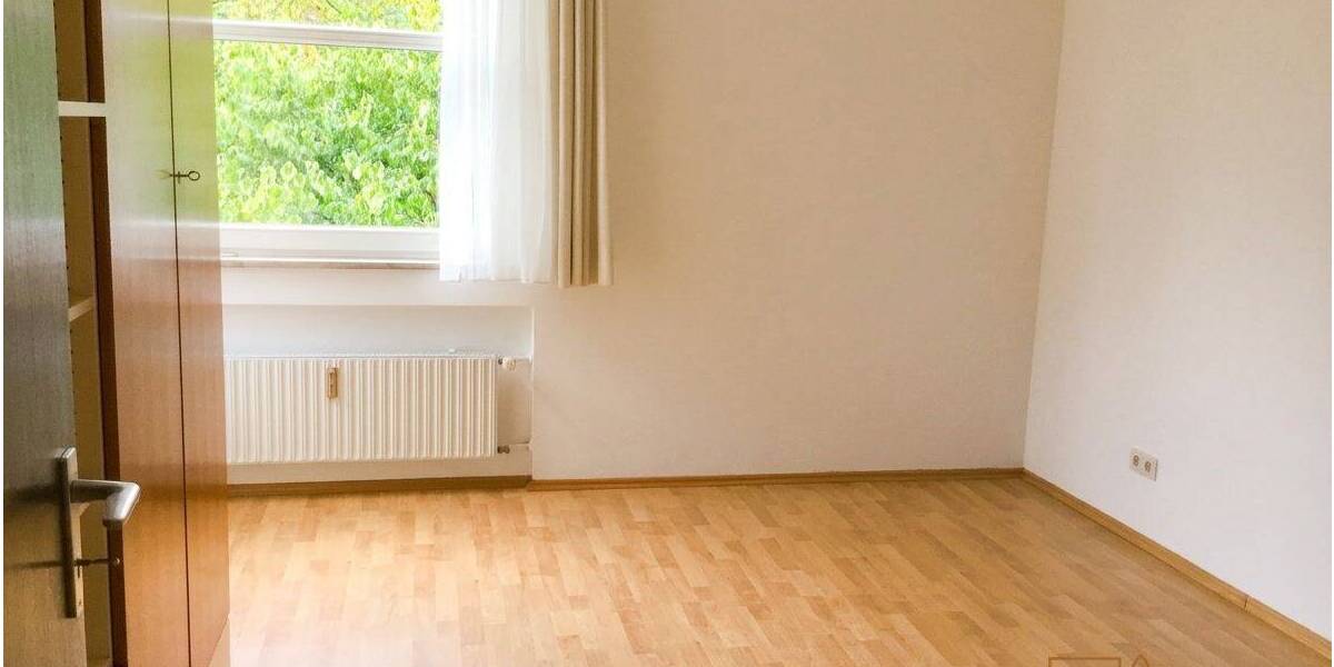 Etagenwohnung München Bogenhausen - 4 Zimmer, 110 m&sup2;, 2.290&euro; | Angebot:26806839