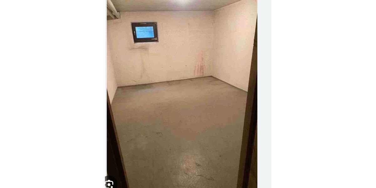 Zu vermieten – Gewerblicher Lagerraum (Keller) in Baldham zimmer