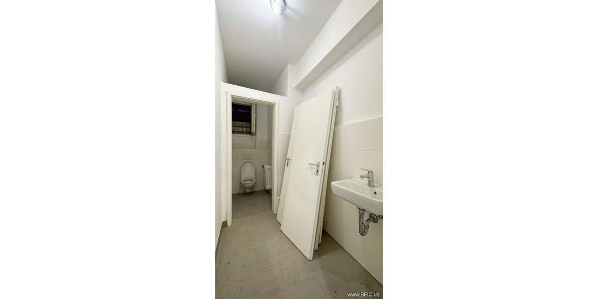 Gewerbeobjekt Fürstenfeldbruck - 9 Zimmer, 228 m&sup2;, 3.420&euro; | Angebot:25247718