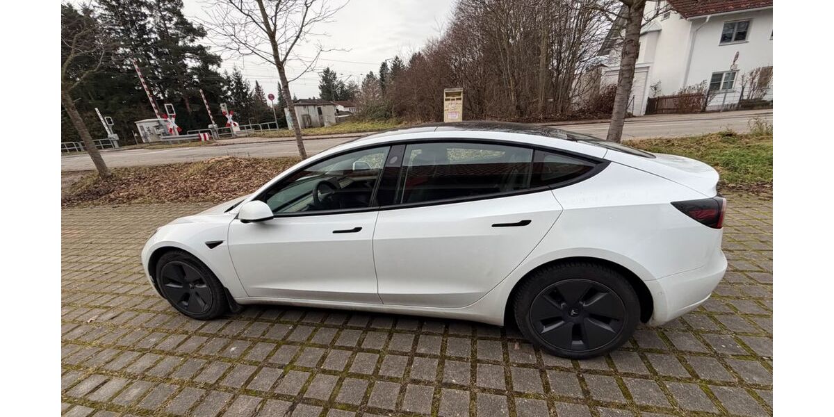 Tesla Model 3 80.000 km 25.500 &euro; München 81245