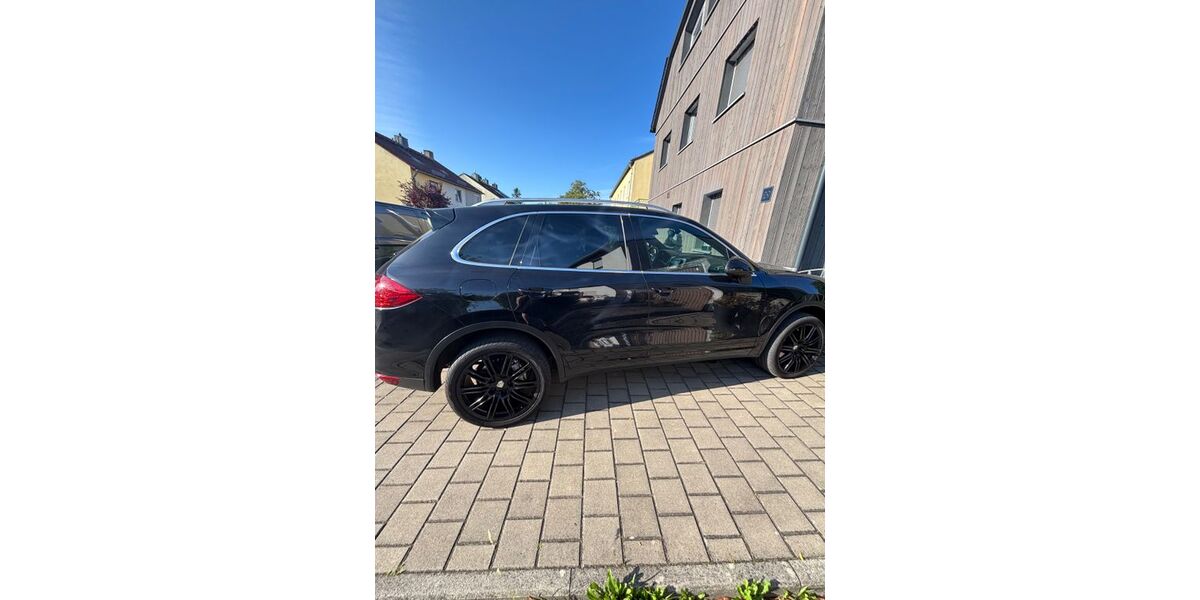 Porsche Cayenne 137.200 km 26.000 &euro; München 80037