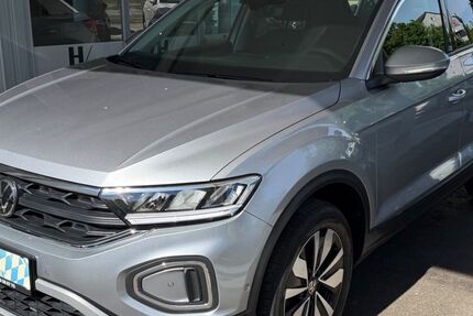 VW T-Roc 23.681 km 23.899 &euro; München 81549
