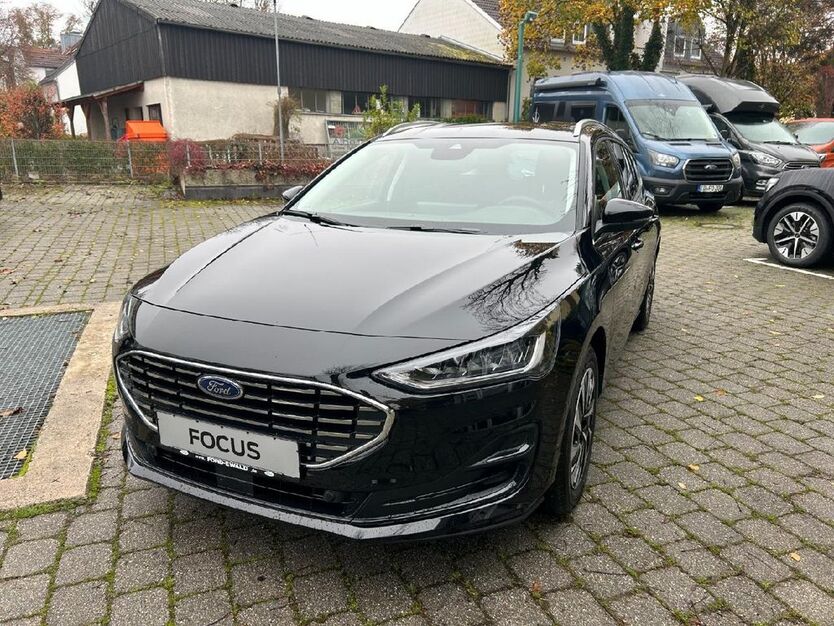 Ford Focus 7.576 km 26.989 € Erding 85435
