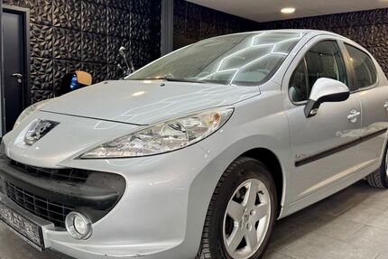 Peugeot 207 142.308 km 2.990 &euro; München 81825