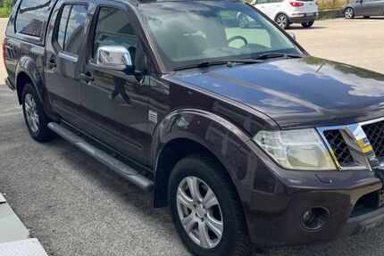 Nissan Navara 94.000 km 14.990 € Hohenbrunn bei München 85662