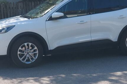 Ford Kuga 36.000 km 20.400 &euro; Fürstenfeldbruck 82256