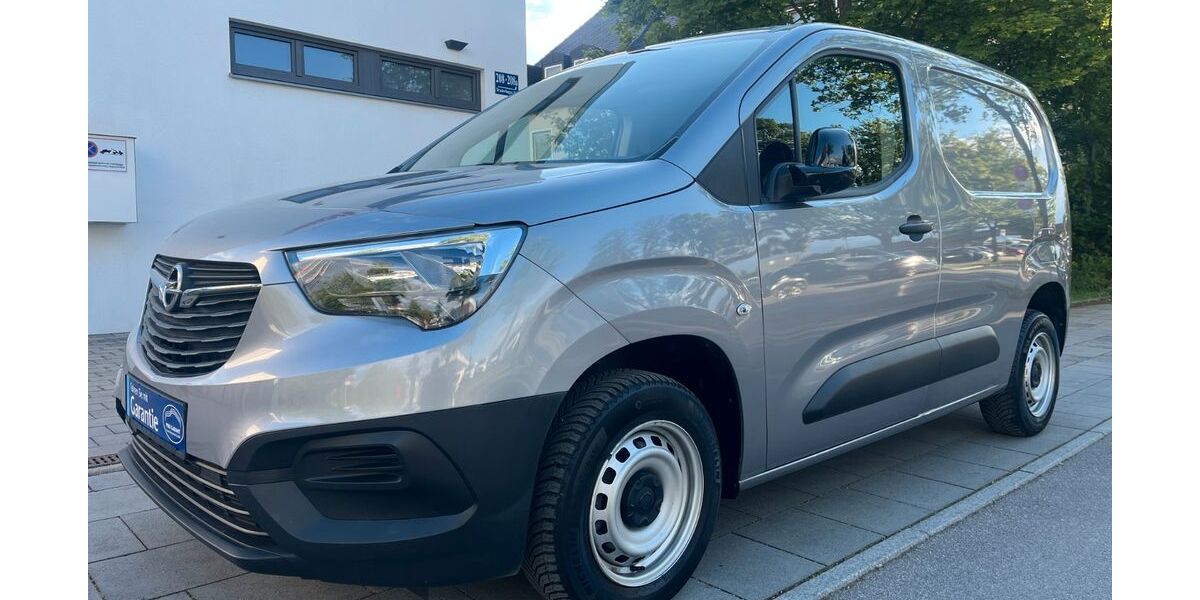 Opel Combo 39.981 km 14.990 &euro; München 81825