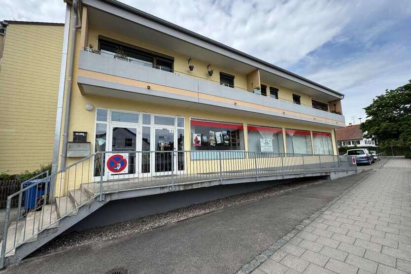Einzelhandel in Emmering 2.750 € 220 m²