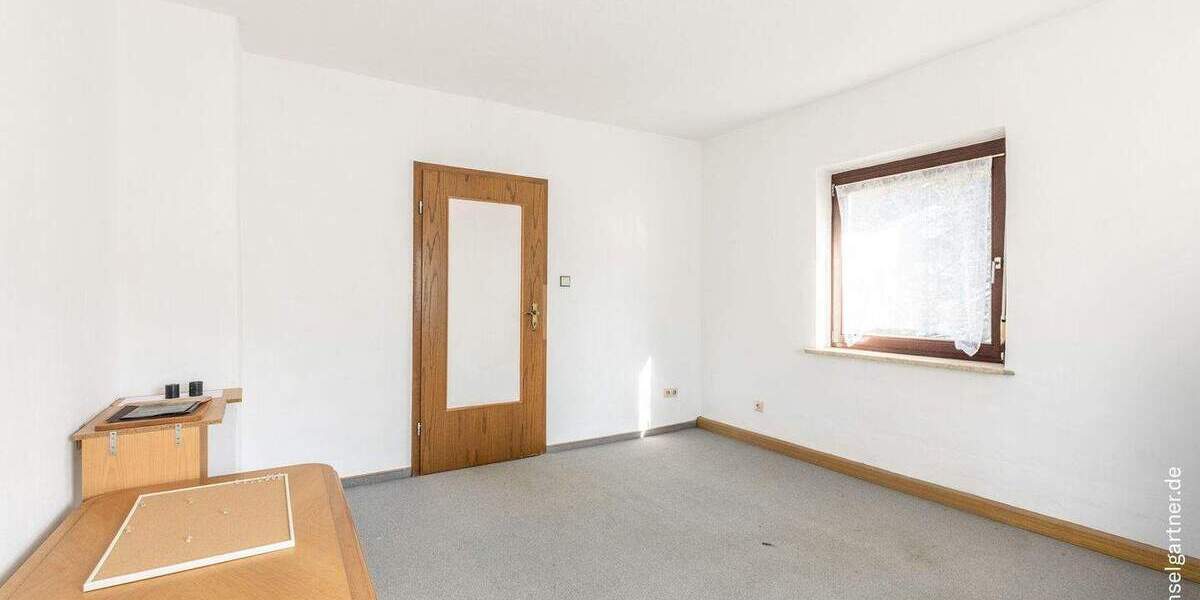 Doppelhaushälfte München Allach-Untermenzing - 6 Zimmer, 122 m&sup2;, 875.000&euro; | Angebot:25877212