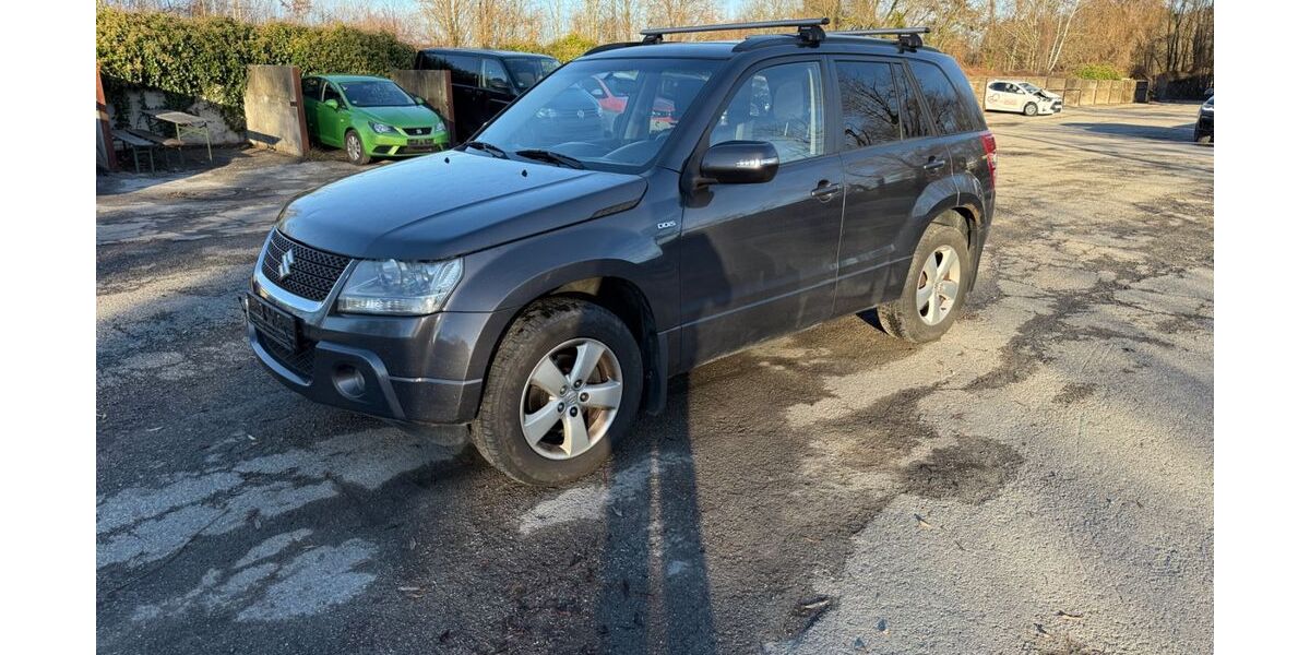 Suzuki Grand Vitara 189.300 km 5.999 &euro; München 81245