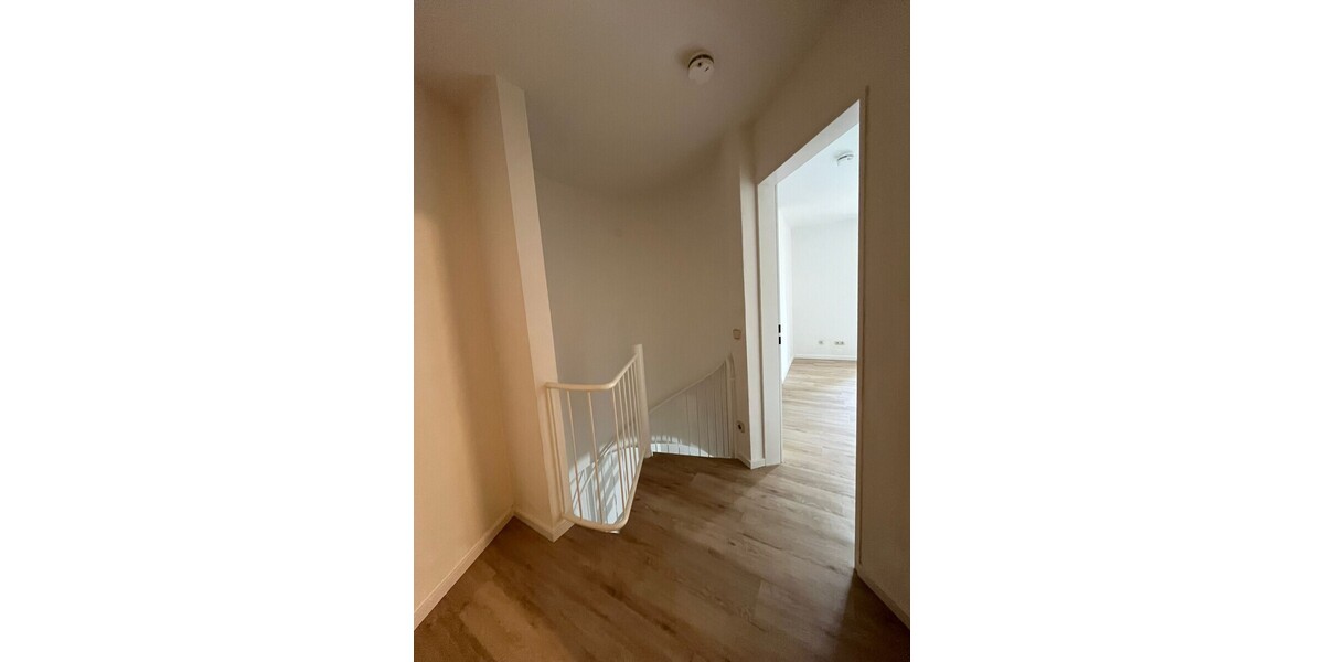 ***Flexible Büro- oder Praxisräume in München – mit Terrasse & Souterrain*** 2 zimmer