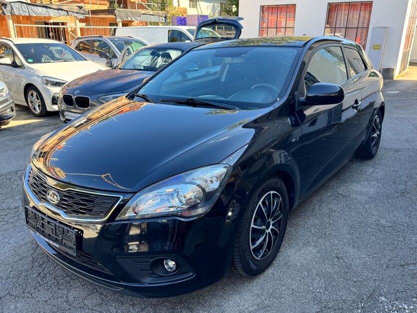Kia pro ceed / ProCeed 161.100 km 4.990 € München 81829