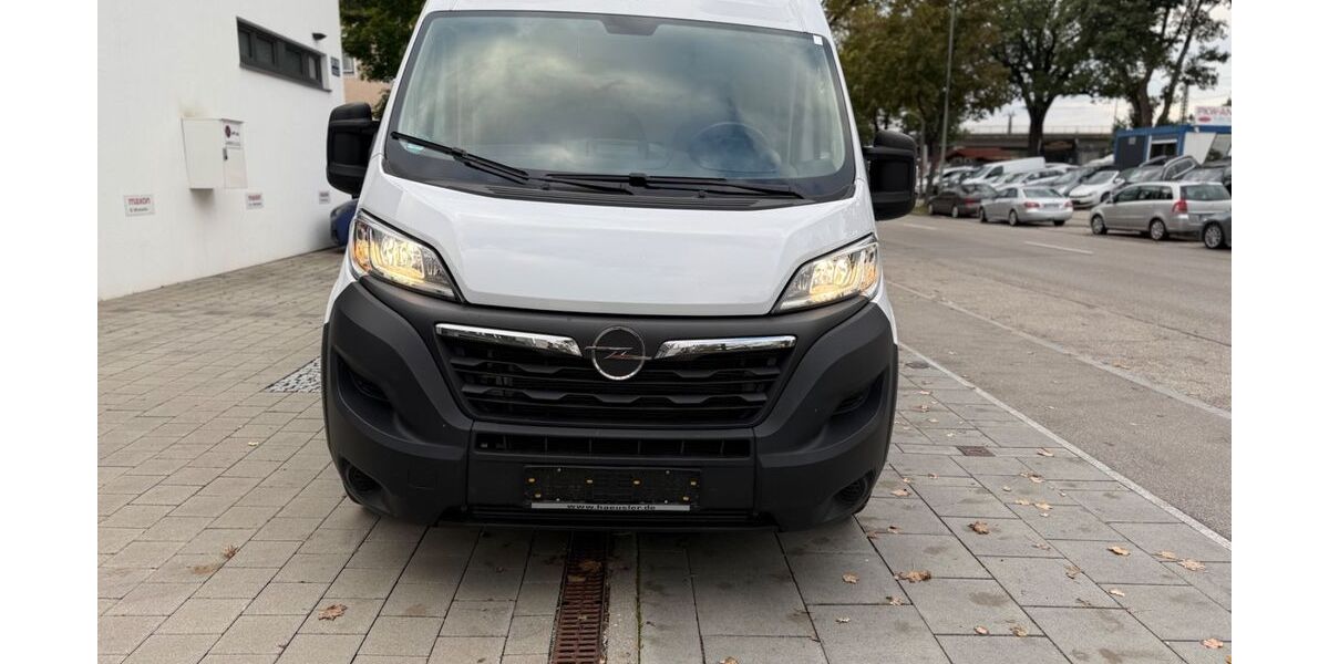 Opel Movano 155.000 km 10.950 &euro; München 81825