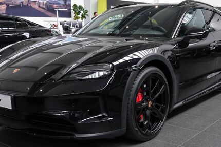 Porsche Taycan 9.000 km 124.900 € München 81669