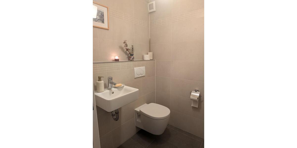 Erdgeschoßwohnung Unterhaching - 4 Zimmer, 130 m&sup2;, 2.600&euro; | Angebot:26272781