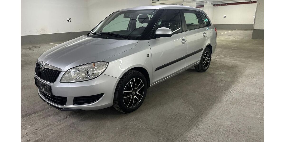 Skoda Fabia 62.000 km 7.990 &euro; München 81929