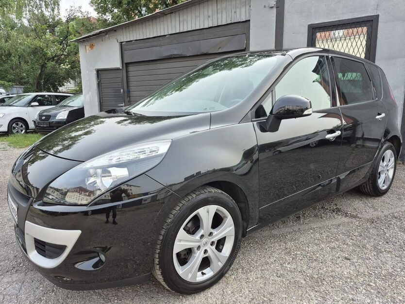 Renault Scenic 67.230 km 5.990 € München 80809