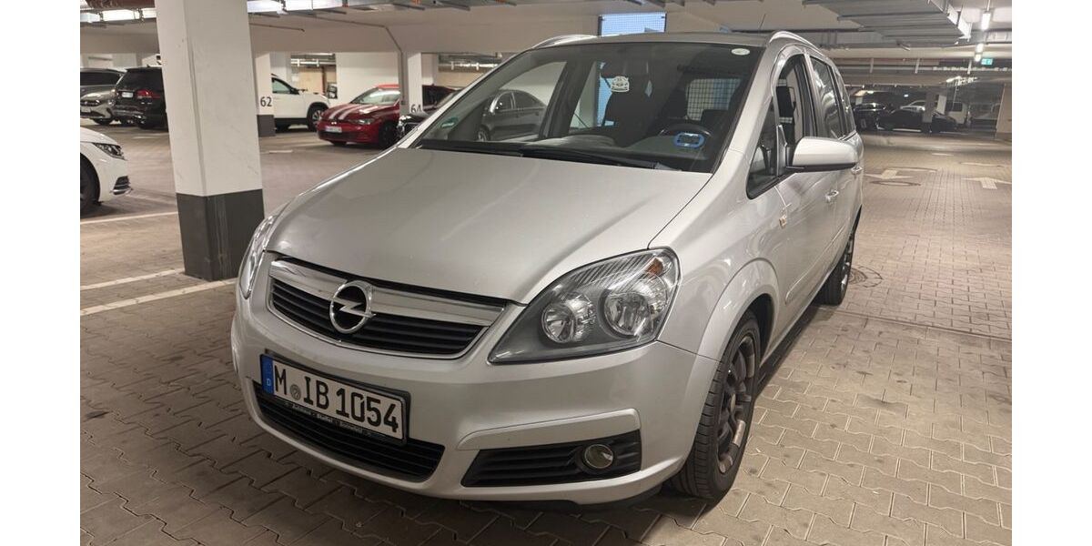 Opel Zafira 185.000 km 4.100 &euro; München 81737