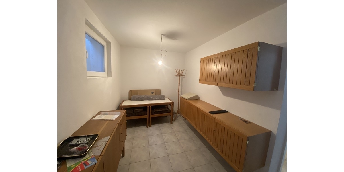 Freistehendes Ein- Zweifamilienhaus auf sonnigem Gartengrundstück mit viel Potenzial in Ottobrunn - Zweifamilienhaus Ottobrunn | Angebot:27196833