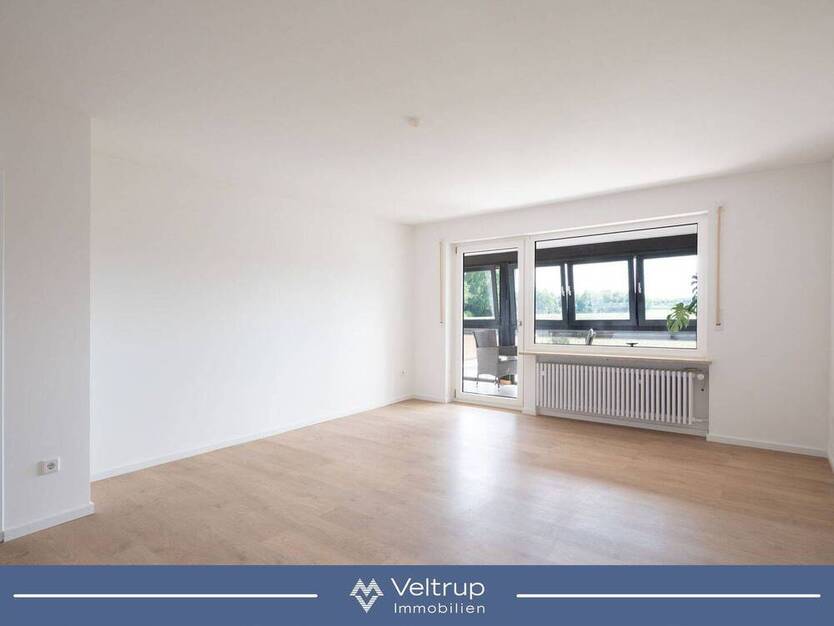 FRISCH RENOVIERT MIT STIL: Wohnung MIT AUSSICHT IN WÖRTHSEE