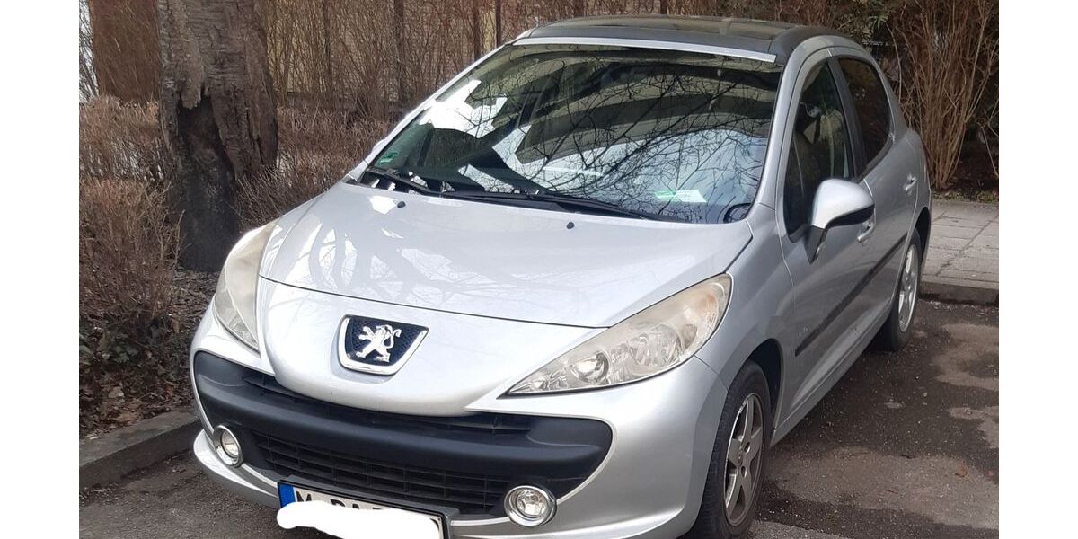 Peugeot 207 128.827 km 750 &euro; München 81369